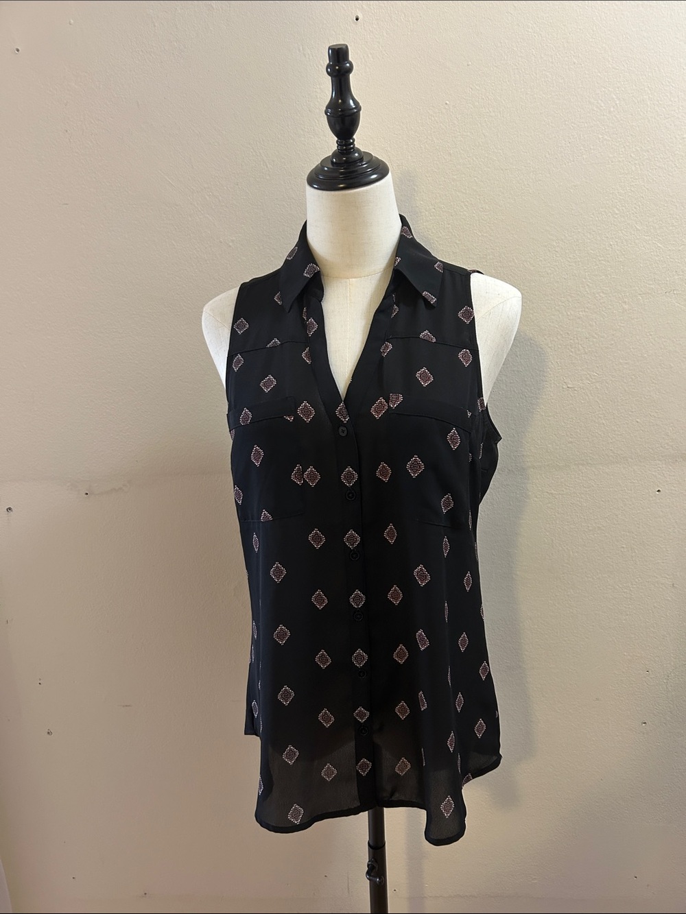 Express Black Sleeveless Button-Up Blouse with Diamond Print*